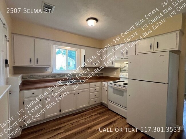 2507 Selma St