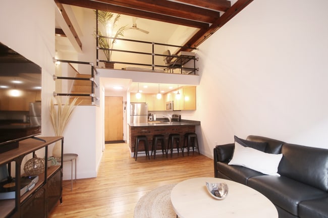 Building Photo - 99 Silver St Unit 3-3