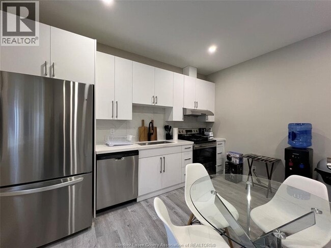 Photo - 917 McKay Ave