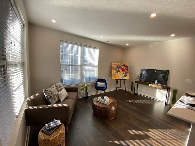Building Photo - New 1 Bedroom 1 Bathroom Flat in Ralston Unit 1A -  218 A612 Rental