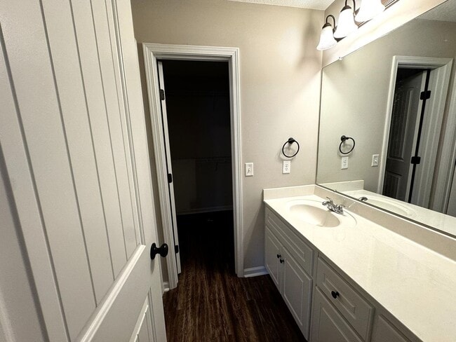 Photo - 433 Andover Dr