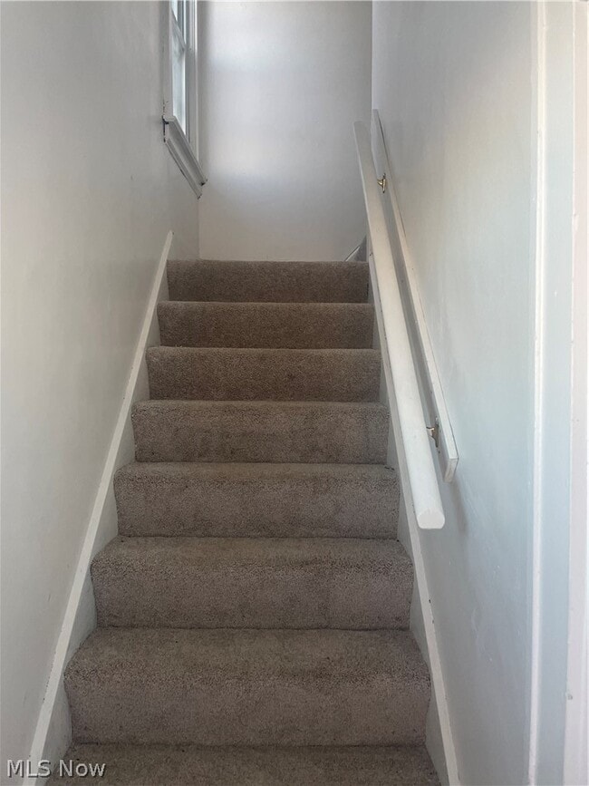 Photo - 958 E Wilbeth Rd Unidad Upper