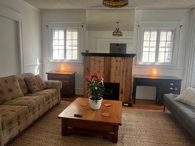 Photo - 25 Besch Ave