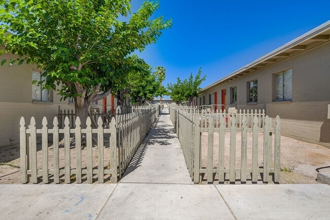 Campus Crossing, Apartments For Rent in Las Vegas