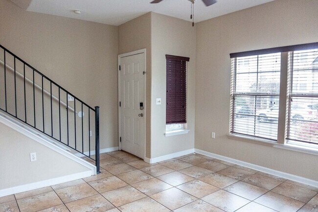 Photo - 2295 Del Carmel Way