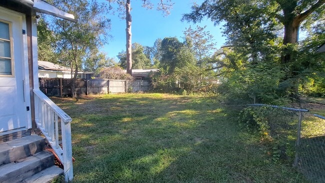 Photo - 126 Lewis St