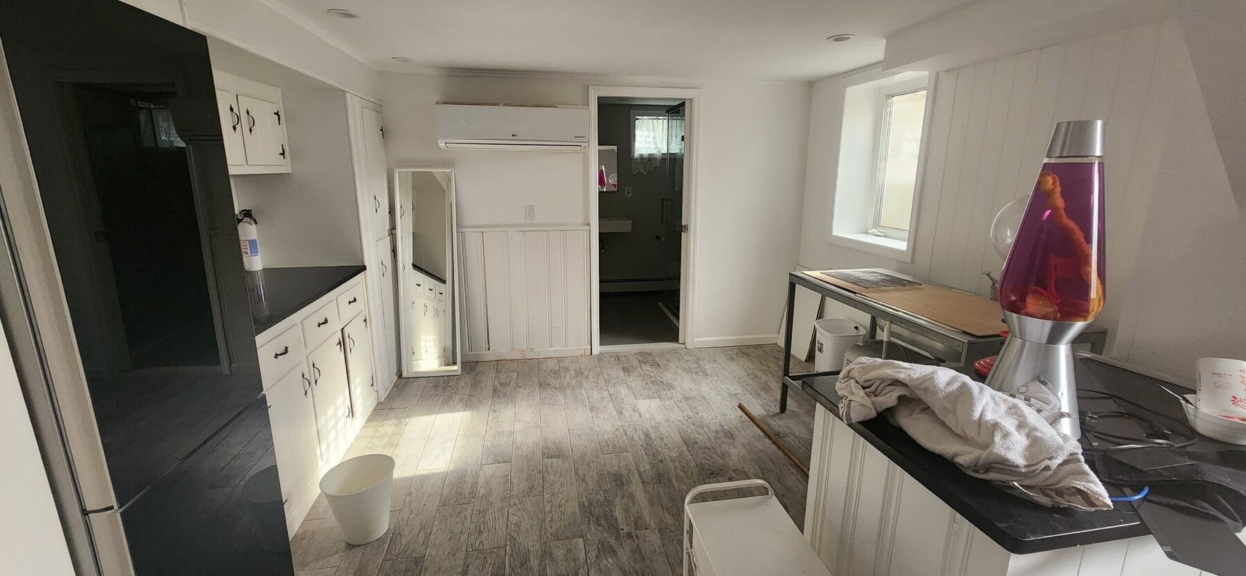 Photo - 1984 Front St