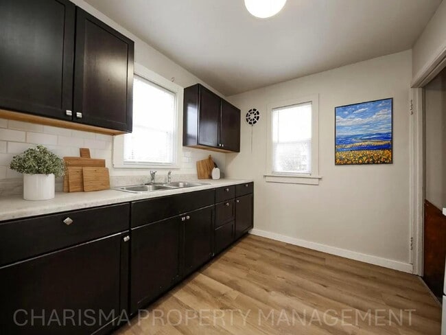 Photo - 1330 W 14th St