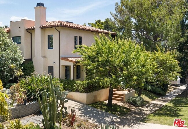 Photo - 758 N Almar Ave