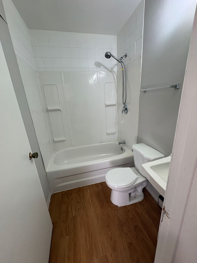 Photo - 10734-108 108 St NW Unit 9