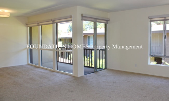80 Surrey Ln