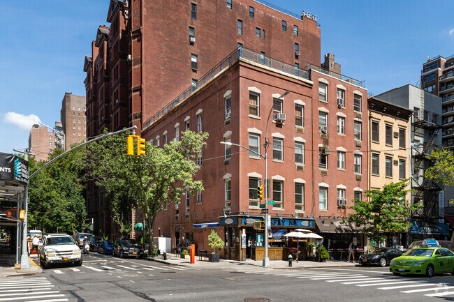 Photo - 151 E 20th St