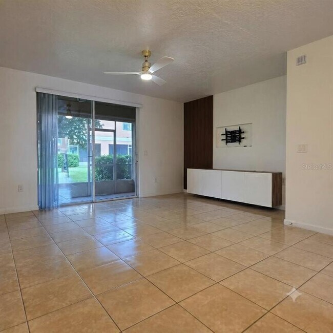 Photo - 1561 Chelsea Dr