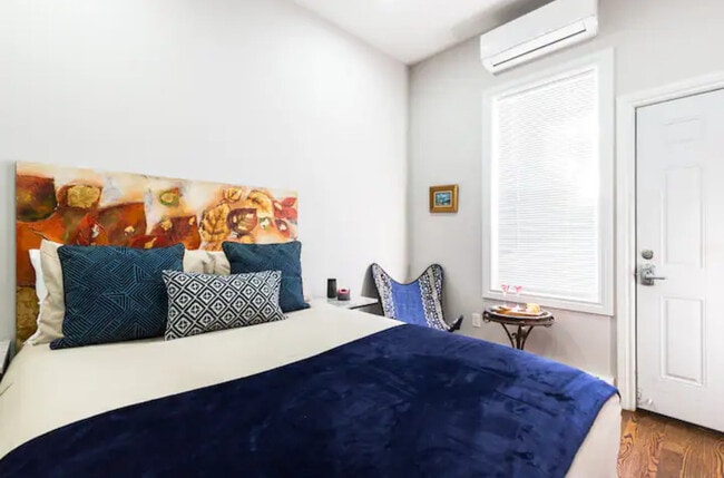 Photo 4 - 288 Hendrix St