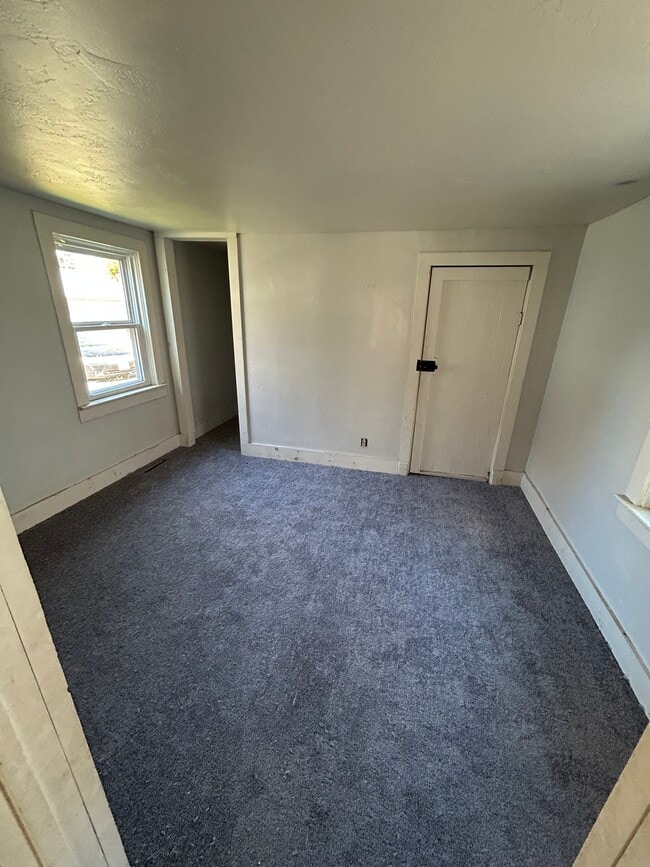 Photo - 732 Scott Ave