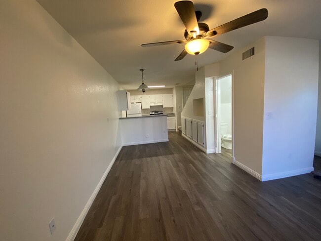 Photo - 2301 E University Dr