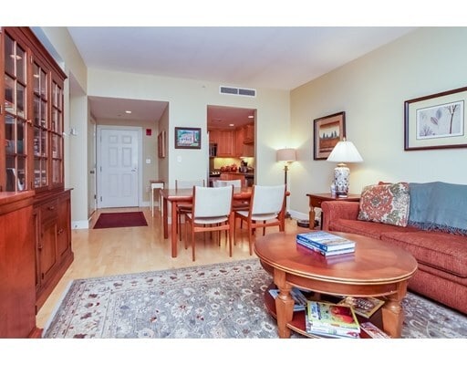 Photo - 10 Bowdoin St Unidad 515