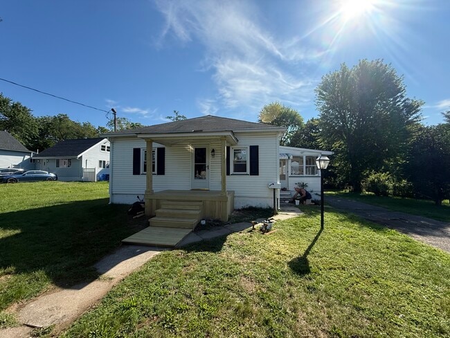 Building Photo - 11 S Hunterdon Ave