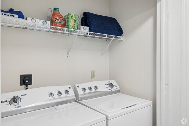 3BR, 3BA - 1,200SF - Washer/Dryer