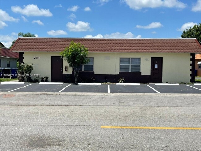 Building Photo - 7910 SW 10th Ct Unit A Rental