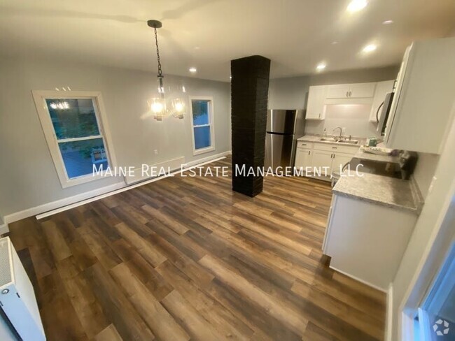 Building Photo - 45 Holyoke St Unit B Rental