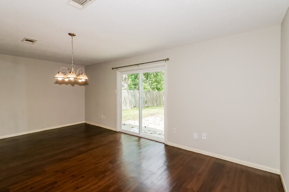 Photo - 11611 Duane St