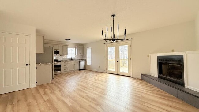 Photo - 103 E Briarbrook Ln