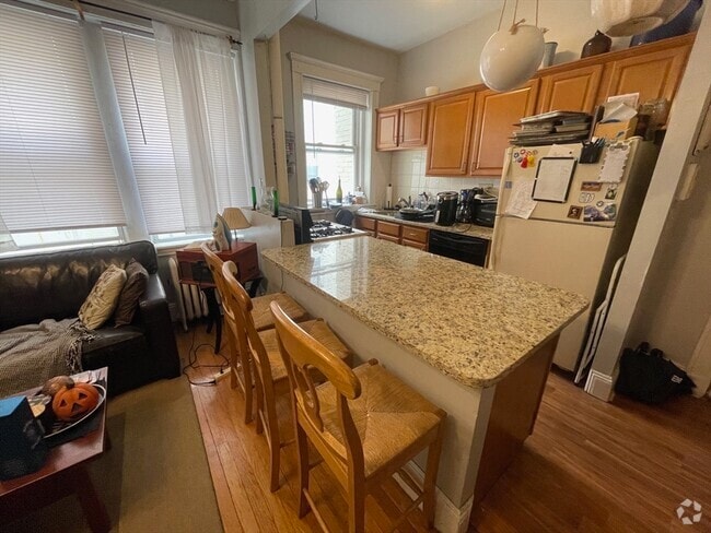 Building Photo - 233 Kelton St Unit 3 Rental