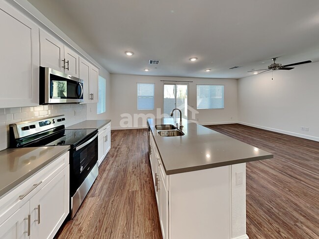 Photo - 10072 Roseum Ct