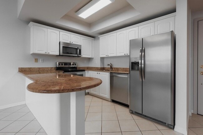 Building Photo - 3500 Coral Wy Unit 603 Rental