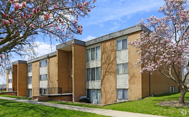 Building Photo - Meadowlane Apartments
