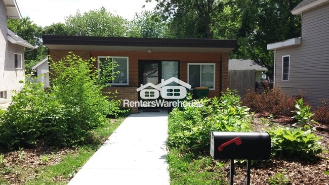 Photo - 127 S Cedar St