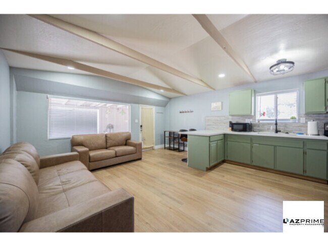 Photo - Make Yourself at Home in This Cozy 1/1 Phoenix Apartment, Nestled in an Intimate Triplex Setting.