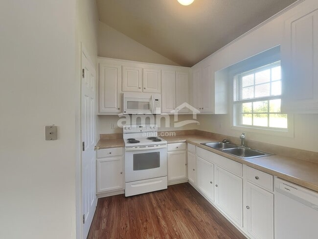 Photo - 120 Clear Water Dr