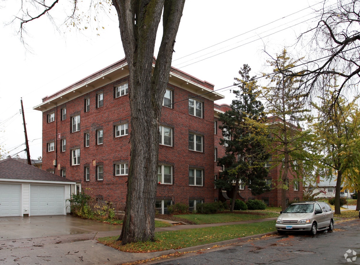 906 West 42nd Street - 906 West 42nd Street