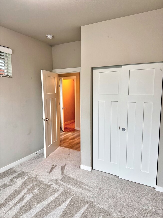 Photo - Seven Seven Oaks St SE