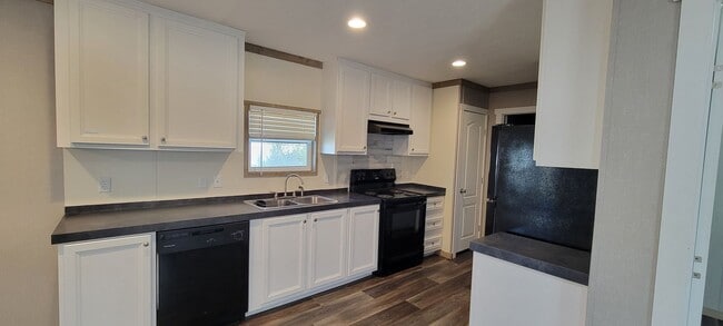 Photo - Very nice 3 bedroom/2 bath mobile home in Willow Oak Mobile Home Park in Keithville! Unit Willow Oak 3021