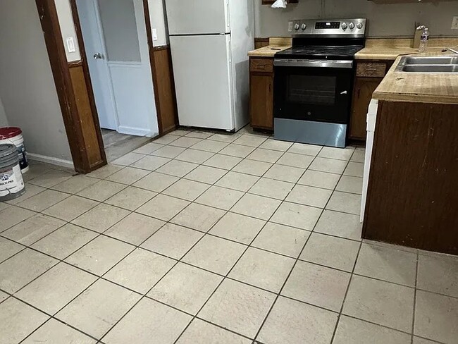 Photo - 329 Cedarcreek Dr Unit A