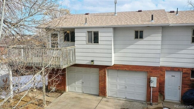 Photo - 2 Bedroom 2 Bath Townhome w/ large 2 car garage - Freshly remodeled - Available Now