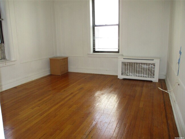 Photo - 43-30-43-46 46th St Unidad 4 D