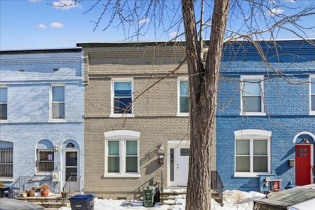 Building Photo - Spacious Renovated 3BR Residence Near The Wharf