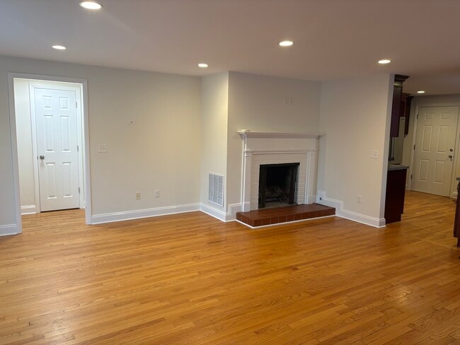 Building Photo - 602 Courtland Ave Unit 602 Courtland Ave