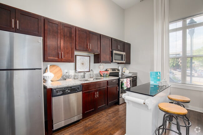 Hudson - 1BR, 1BA - 595SF - Kitchen