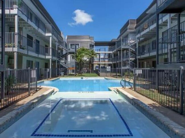 Building Photo - Lamar Place Apartments