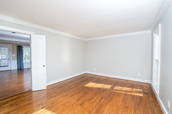 Photo - 716 Lanham Pl