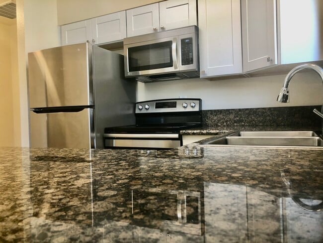 Building Photo - 550 Van Wey Cir Unit 2 Rental