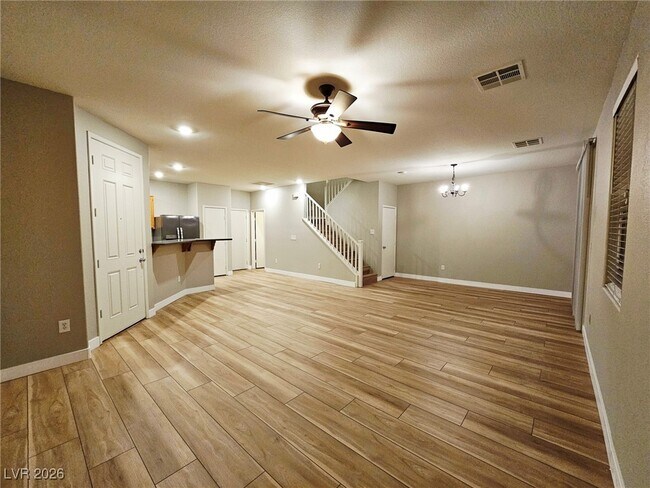 Photo - 3924 Sweet Pine St