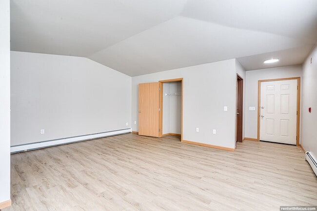 Photo - Lincoln Ridge