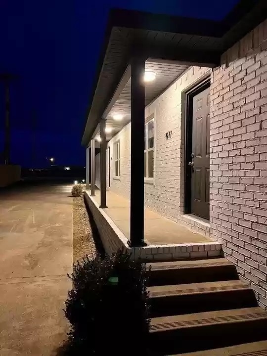 Building Photo - 1977 W Deane St