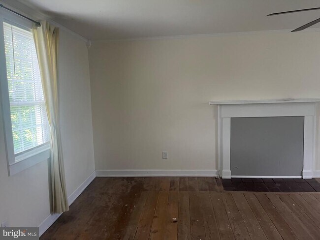 Photo - 940 Ambler Rd
